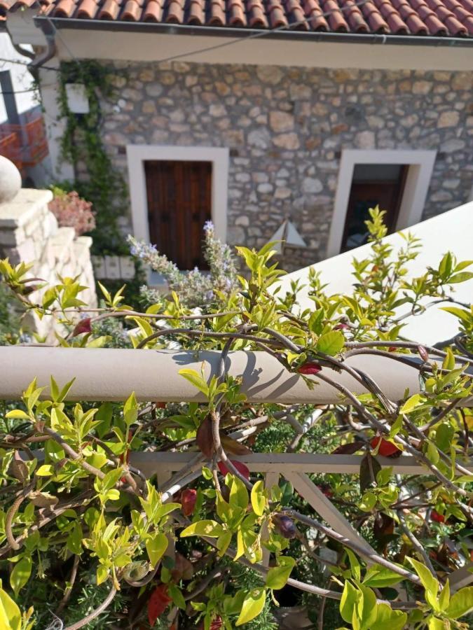 1571_ Suites A2 Nafpaktos Esterno foto